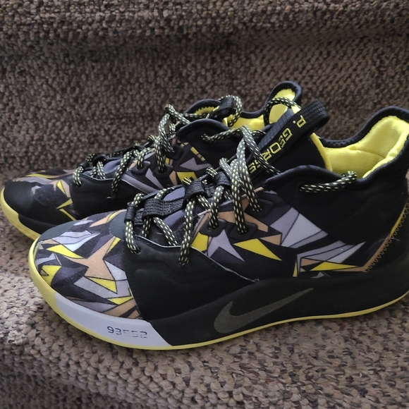 NIKE Paul George Basketball Sneakers men's sz 9 black yellow white motif - Picture 2 of 3